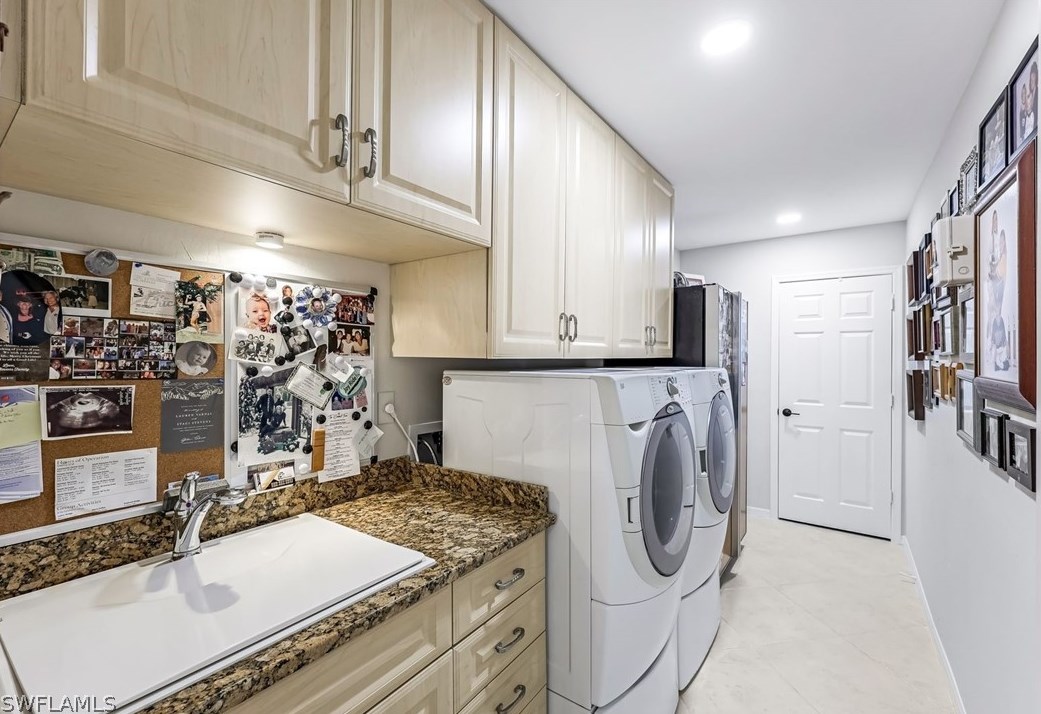 811 Bentwood Dr, Naples FL 34108-8204 exterior