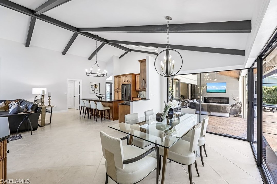 811 Bentwood Dr, Naples FL 34108-8204 exterior