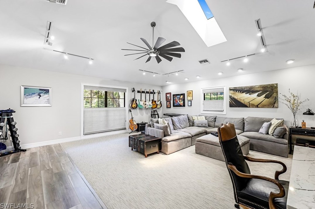 811 Bentwood Dr, Naples FL 34108-8204 exterior