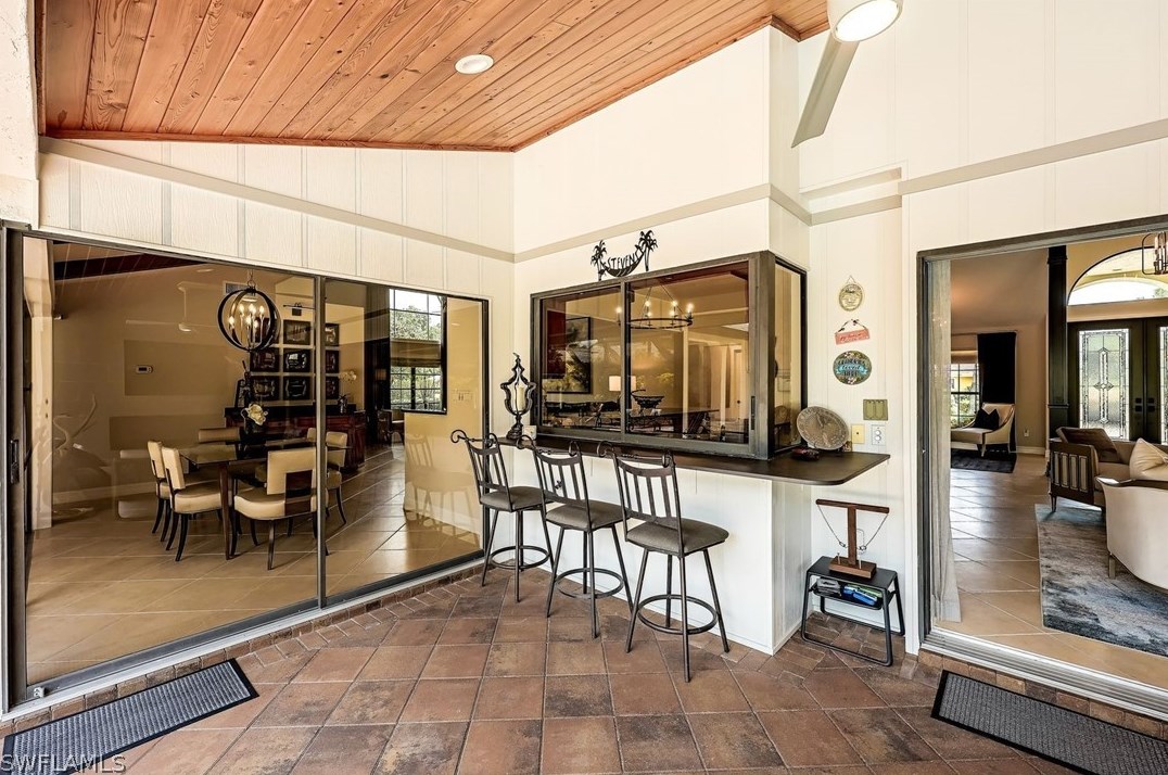 811 Bentwood Dr, Naples FL 34108-8204 exterior