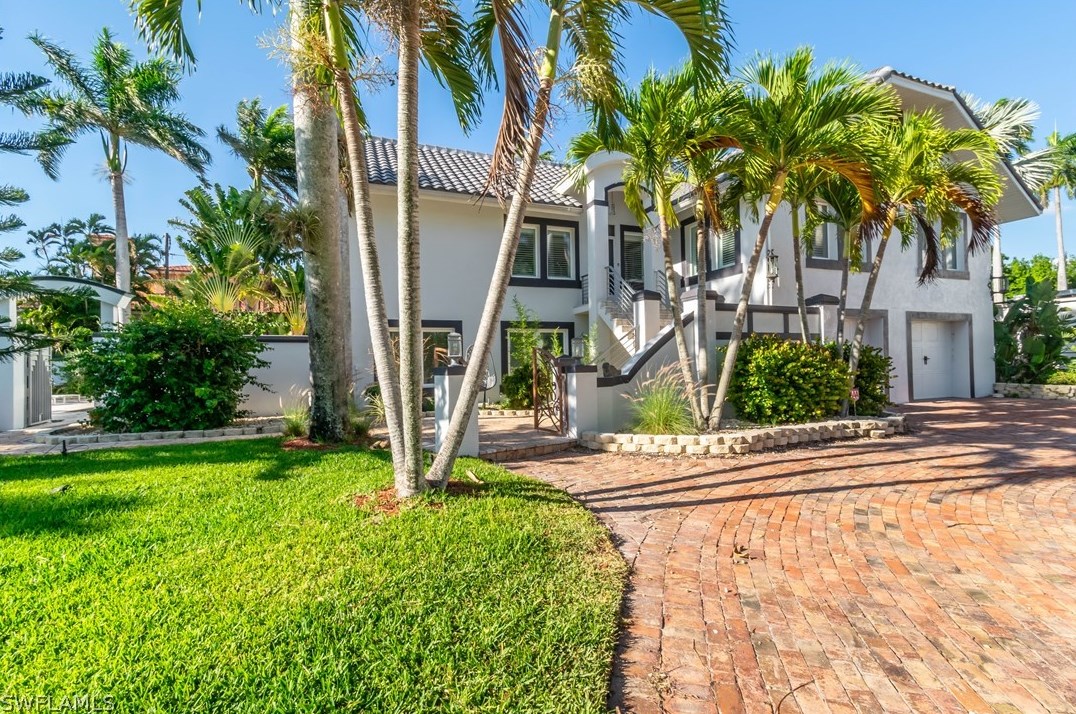 1205 Caloosa Dr, Fort Myers FL 33901-6715 exterior