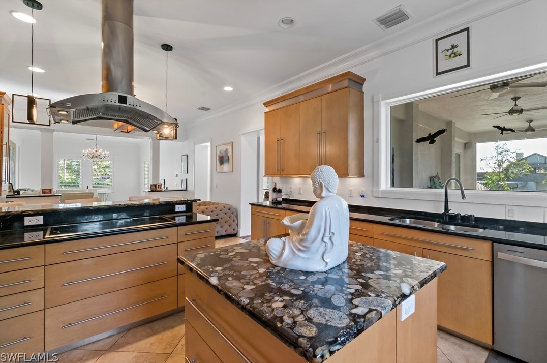 1205 Caloosa Dr, Fort Myers FL 33901-6715 exterior