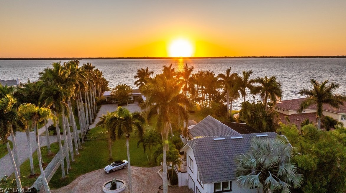 1205 Caloosa Dr, Fort Myers FL 33901-6715 exterior