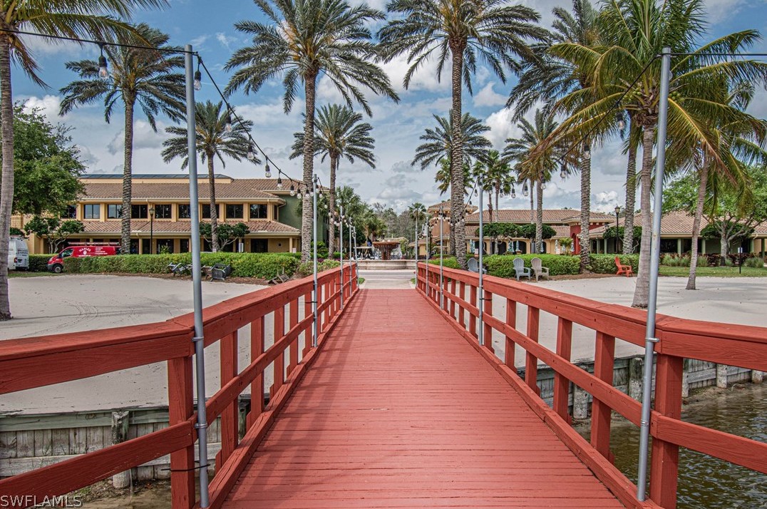 10508 Bella Vis Dr, Fort Myers FL 33913-7005 exterior