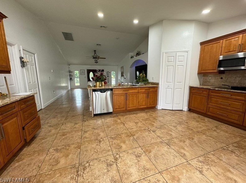 539 Summit Ave, Lehigh Acres, FL 33974-9511