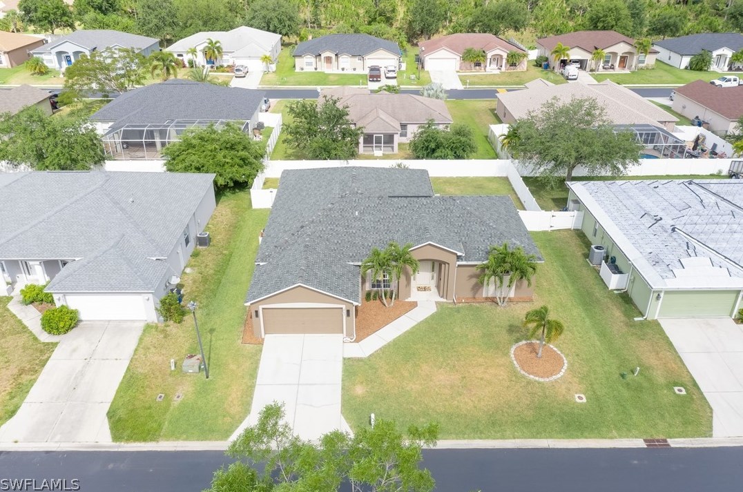 2743 Nature Pointe Loop, Fort Myers, FL 33905-2468