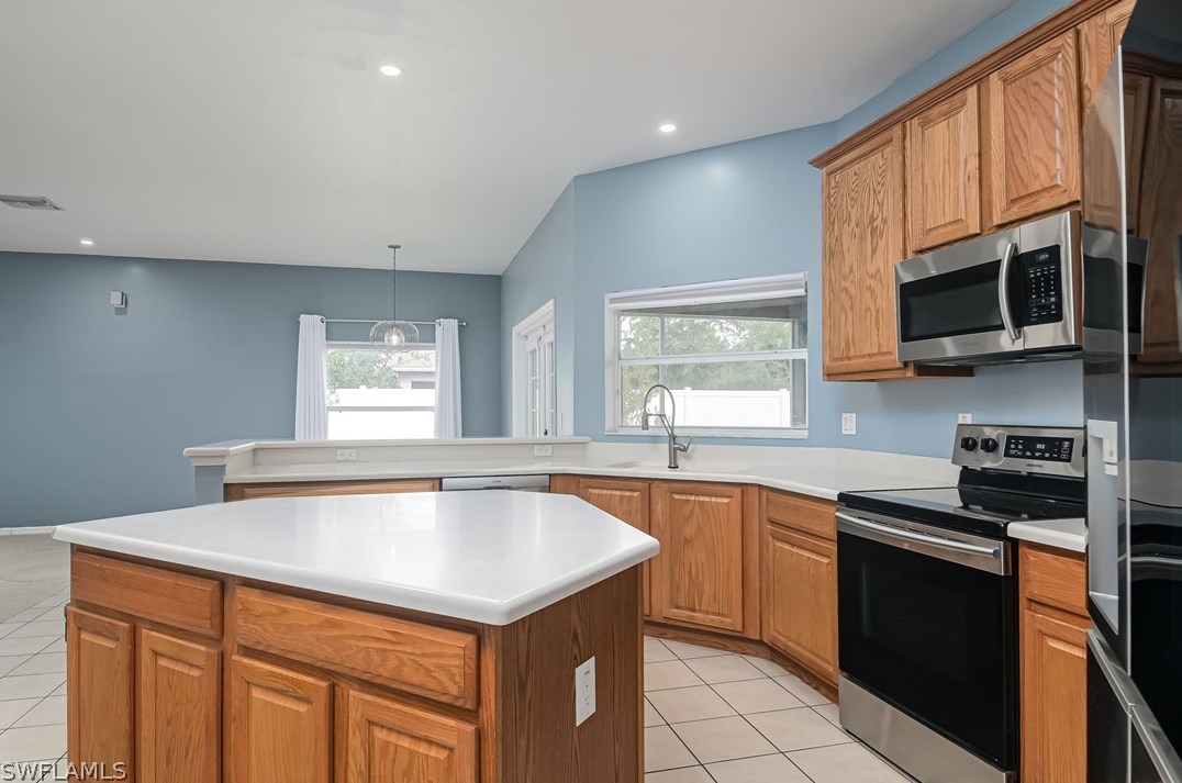 2743 Nature Pointe Loop, Fort Myers FL  33905-2471 exterior