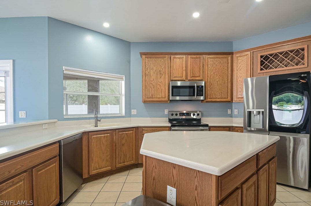 2743 Nature Pointe Loop, Fort Myers FL  33905-2471 exterior