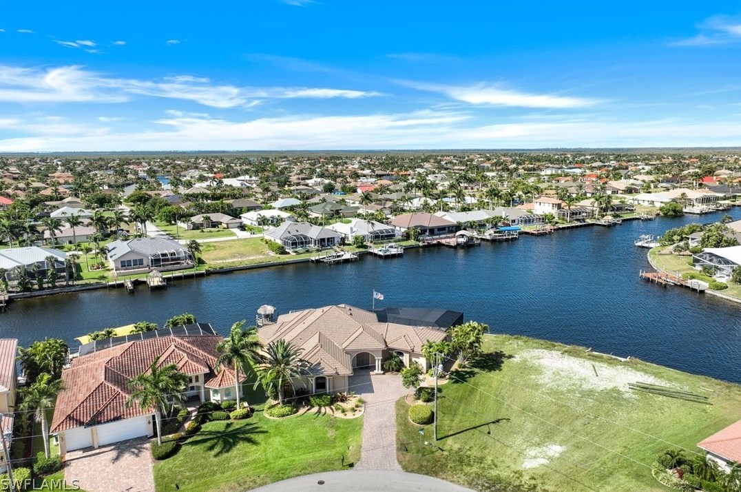 2216 49th Ter, Cape Coral, FL 33914-6749