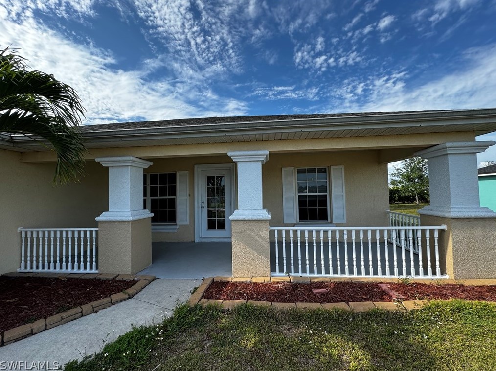 103 Kismet Pkwy, Cape Coral, FL 33909-4283