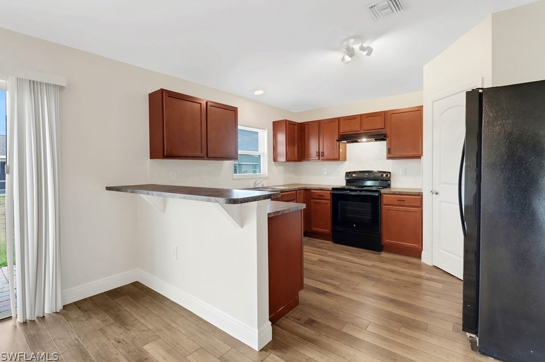 2017 1st Ave, Cape Coral, FL 33909-4259
