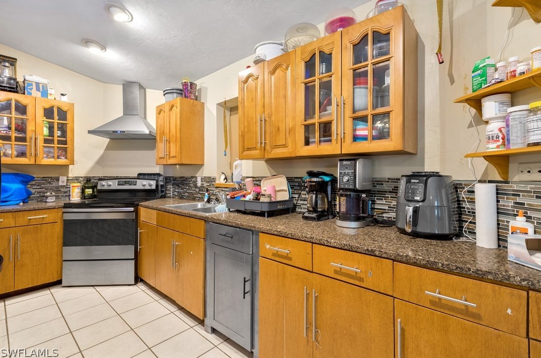 804 Jefferson Ave, Lehigh Acres FL  33972-1216 exterior