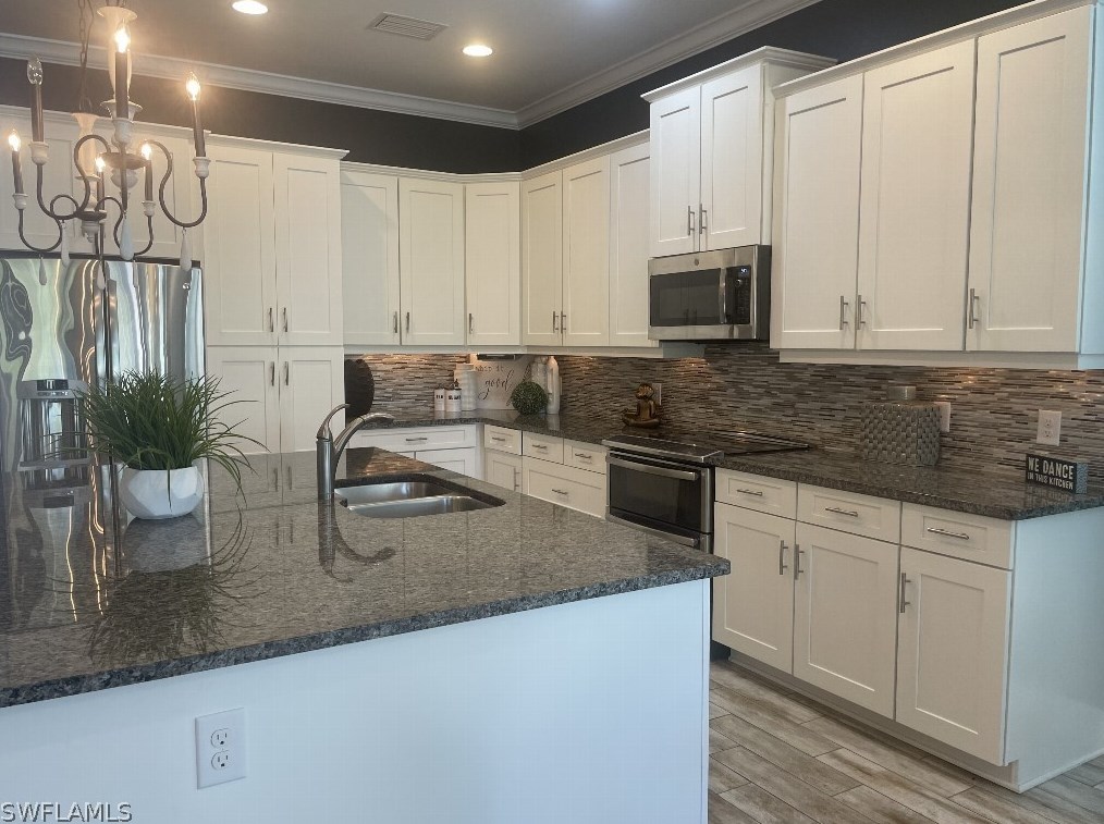 9073 Isla Bella Cir, Bonita Springs, FL 34135-7196