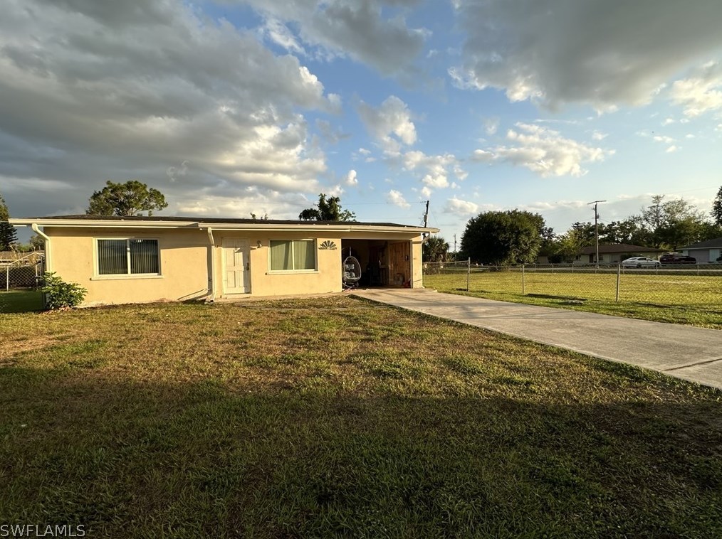 13207 2nd St, Fort Myers, FL 33905-2005