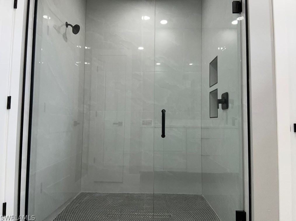 525 Abbott Ave, Lehigh Acres FL 33972 exterior