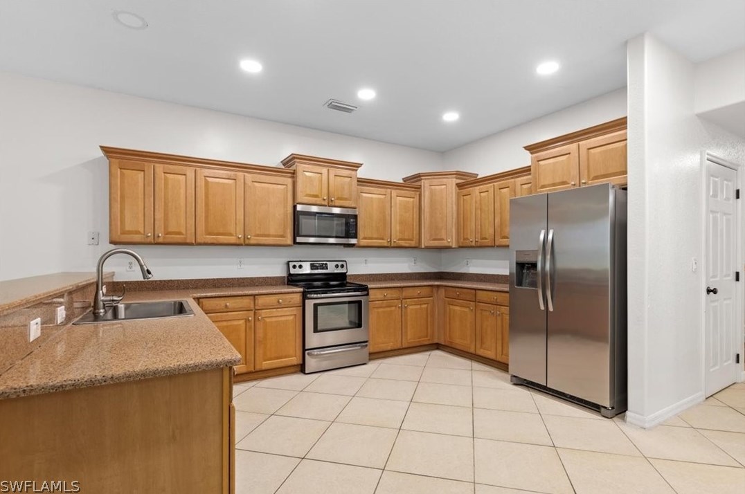 9717 Blue Stone Cir, Fort Myers, FL 33913