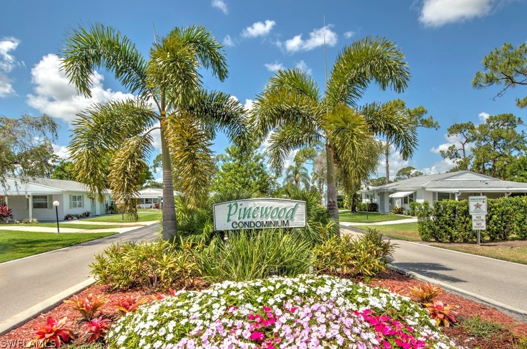 1 Pinewood Blvd, Lehigh Acres, FL 33936