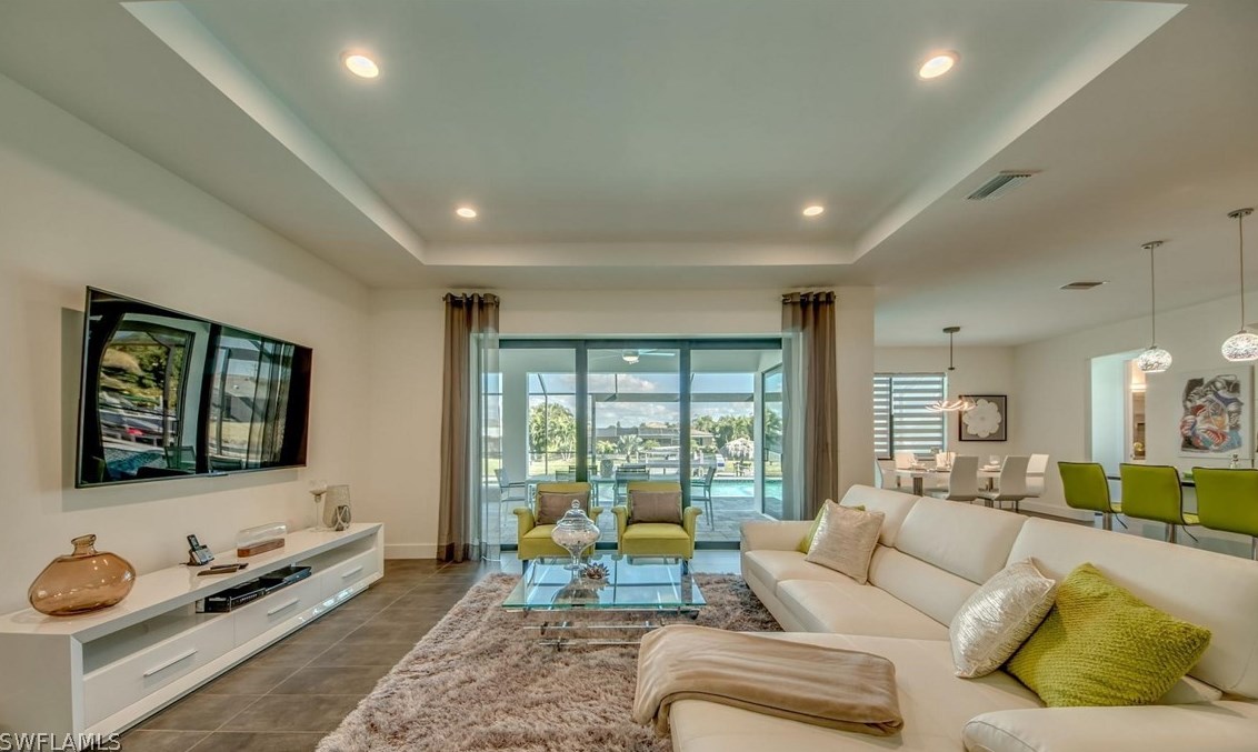 5139 Manor Ct, Cape Coral, FL 33904-5628