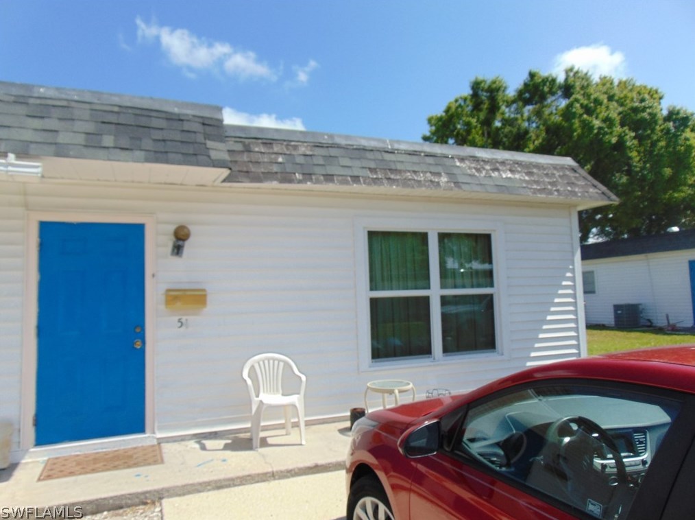 54 Hamlin Ct, Lehigh Acres, FL 33936