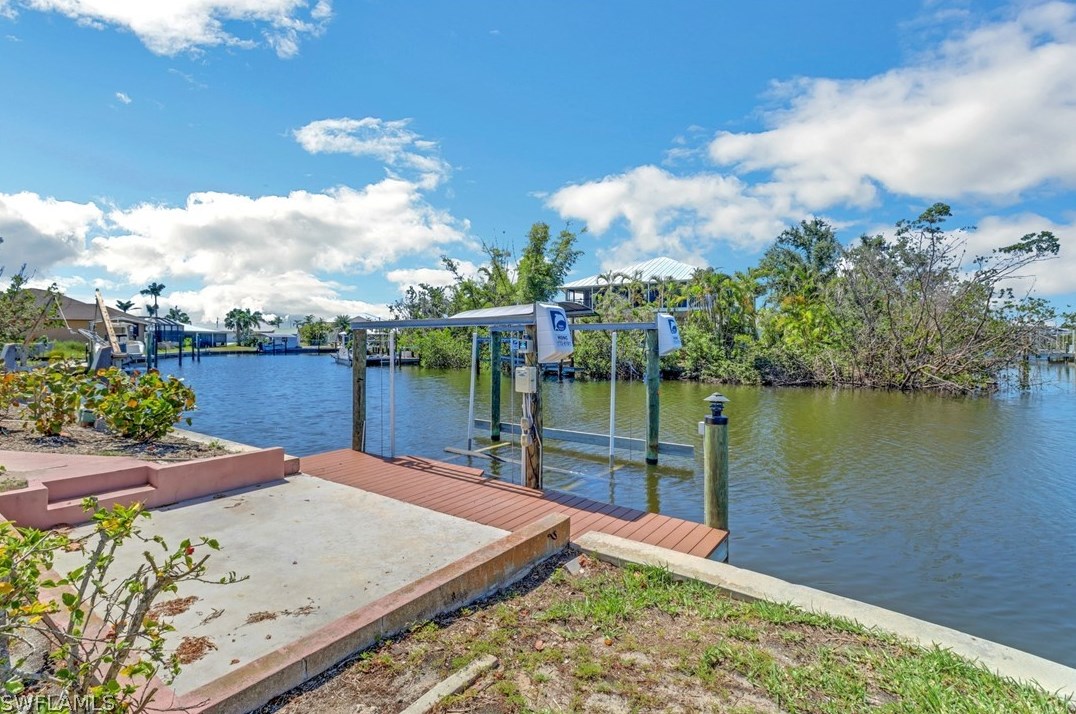 3580 Gondola Ln, Saint James City, FL 33956