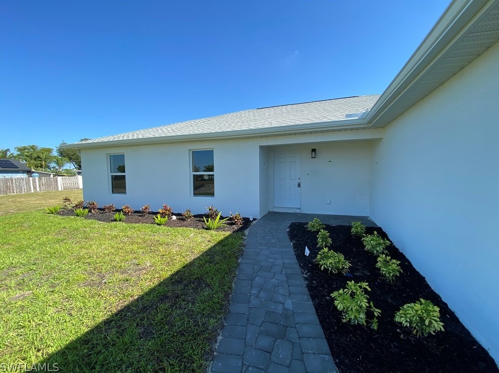 919 Ne 12th St, Cape Coral, FL 33909