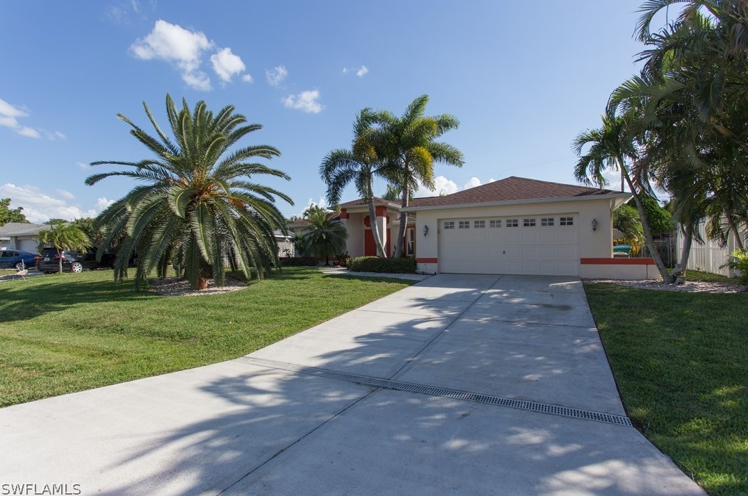 164 17th St, Cape Coral, FL 33990-2213