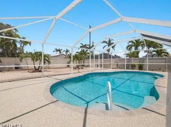 4104 Country Club Blvd, Cape Coral FL  33904-5232 exterior