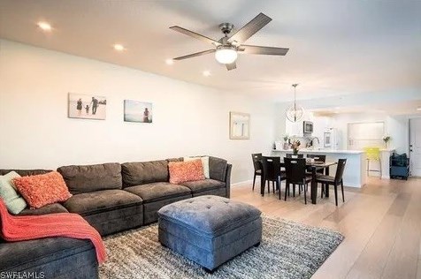 6512 Huntington Lakes Cir, Naples, FL 34119-8976