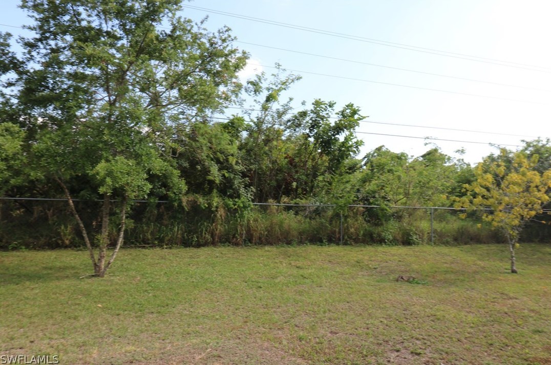 402 Arthur Ave, Lehigh Acres, FL 33936
