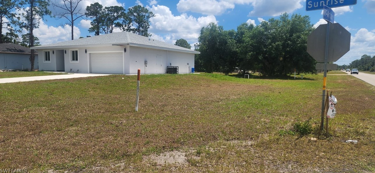 1008 Sunrise Blvd, Lehigh Acres, FL 33974-9723