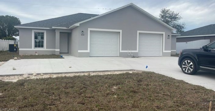 3605 8th Pl, Cape Coral, FL 33904-4978