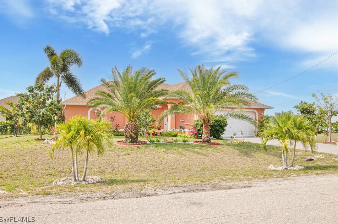 3254 21st Ter, Cape Coral, FL 33993-3634
