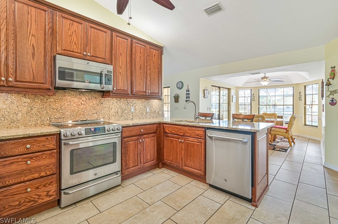 624 Mohawk Pkwy, Cape Coral, FL 33914-5899