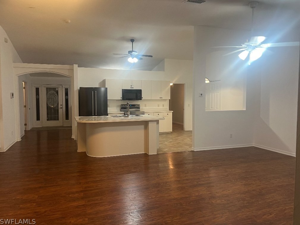 1807 3rd St, Cape Coral, FL 33909-0027