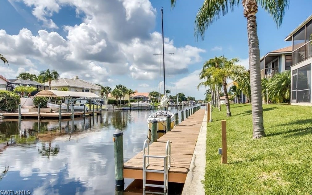 4811 8th Pl, Cape Coral, FL 33914-7389