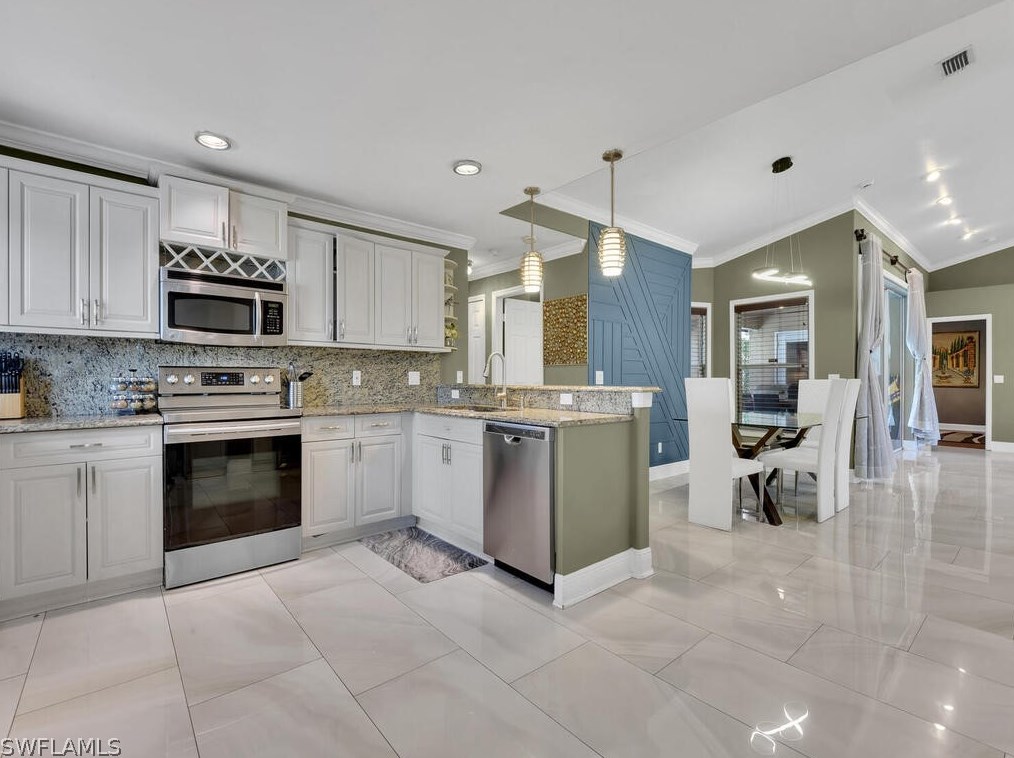 834 Santa Barbara Blvd, Cape Coral, FL 33991-2071