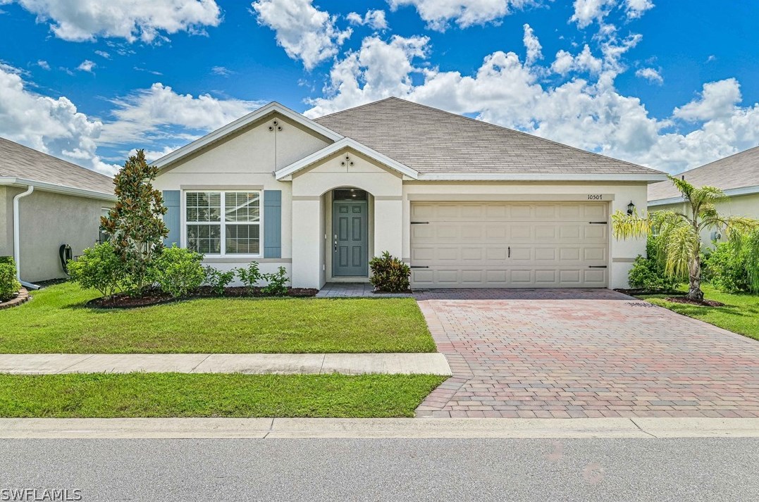 10507 Crossback Ln, Lehigh Acres, FL 33936