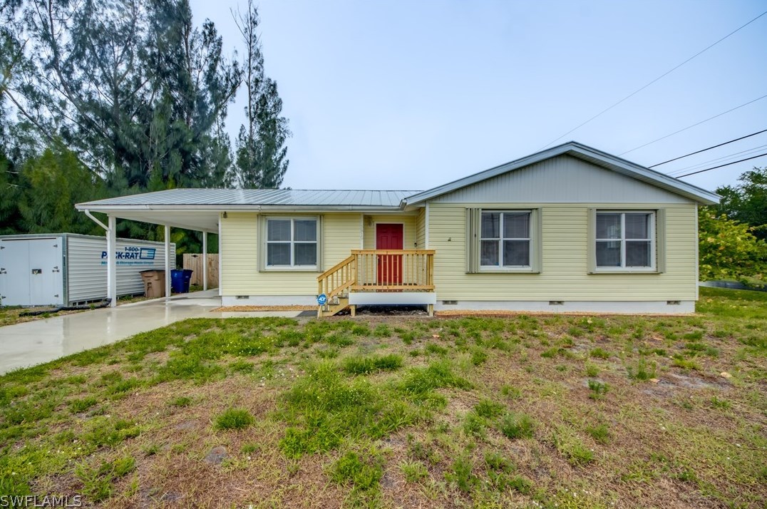 3819 21st St Sw, Lehigh Acres, FL 33976