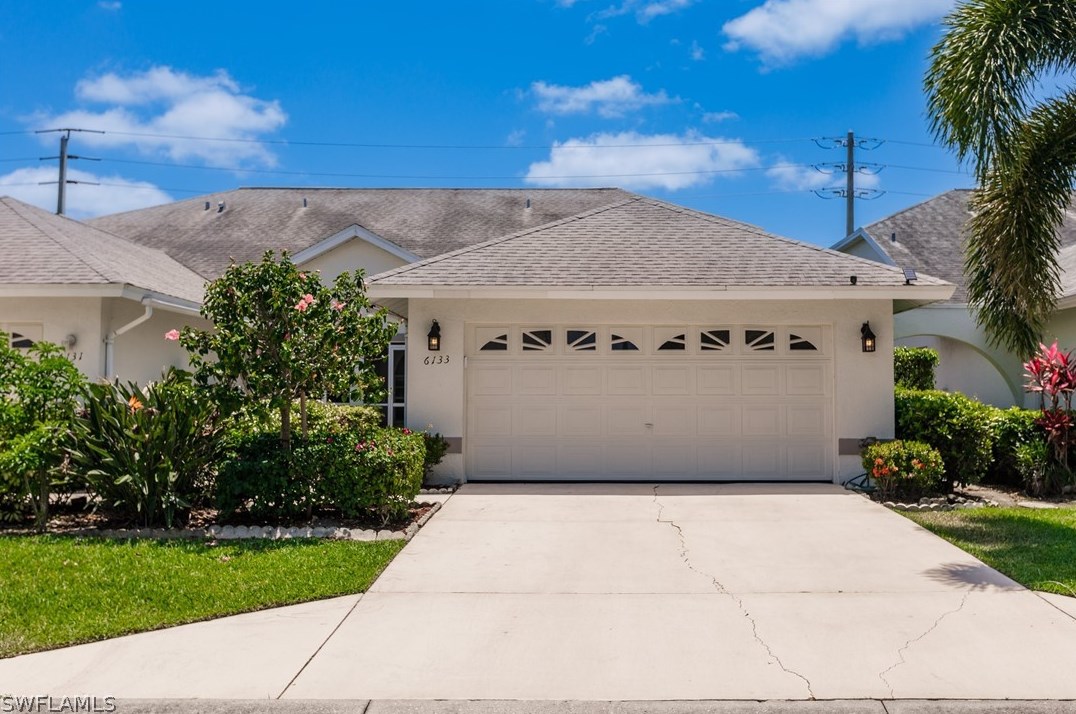 6133 Thresher Dr, Naples, FL 34112-1905