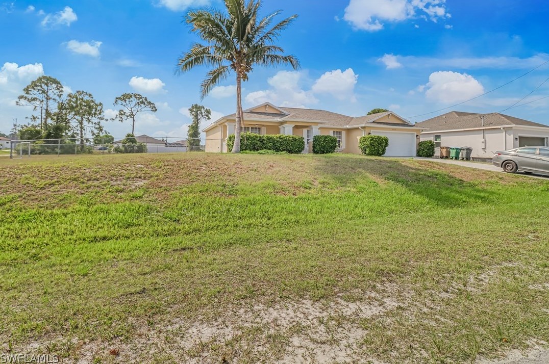 2335 28th Ave, Cape Coral, FL 33993-3750