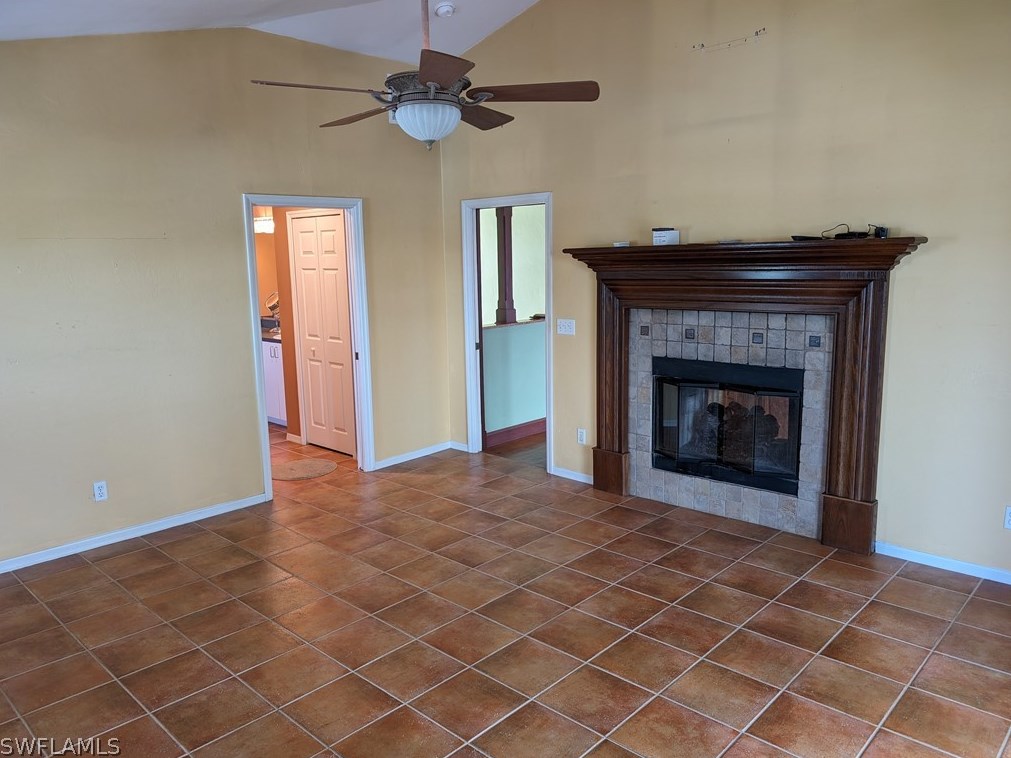 2404 Sapodilla Ln, Saint James City FL  33956-2044 exterior