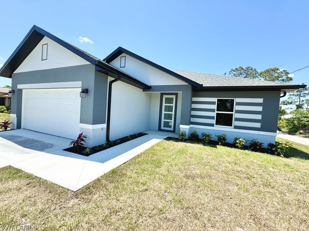 236 Nautilus Ave, Lehigh Acres, FL 33974-5572