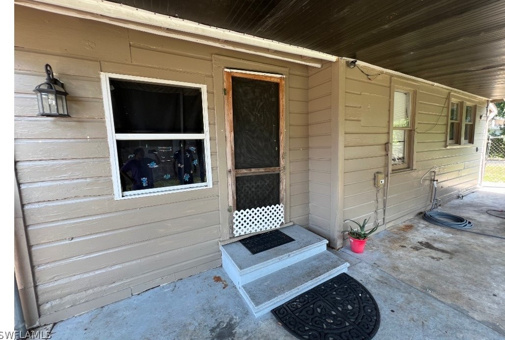 333 San Bernardino St, Fort Myers, FL 33903-3334