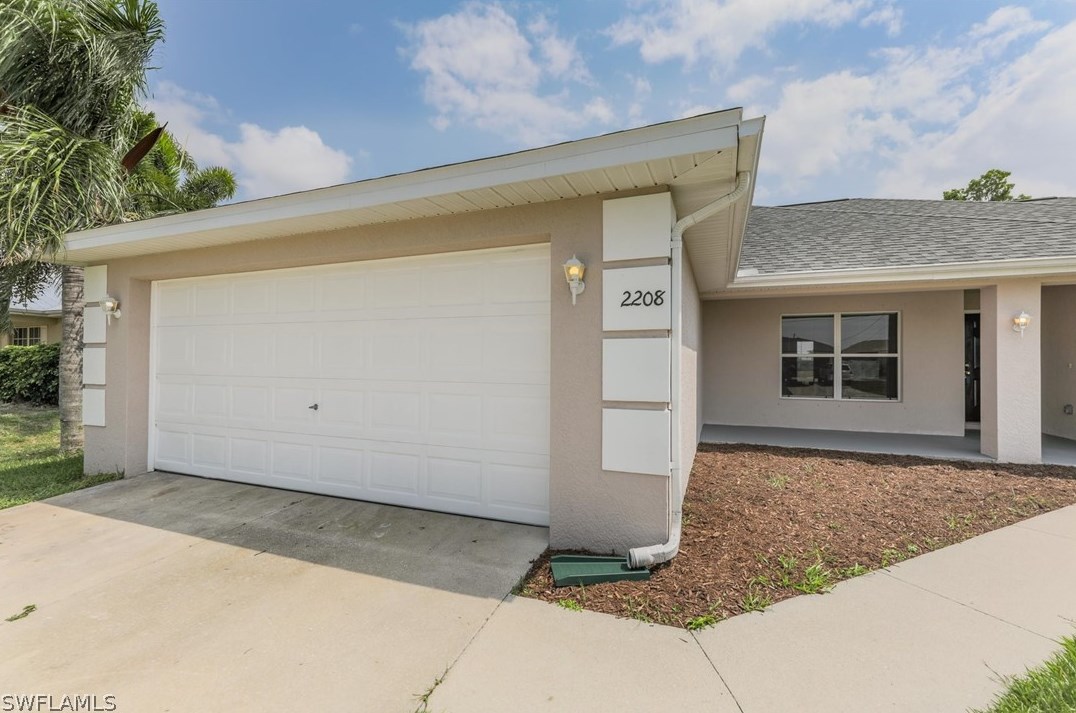 2208 8th Ter, Cape Coral, FL 33990-2797
