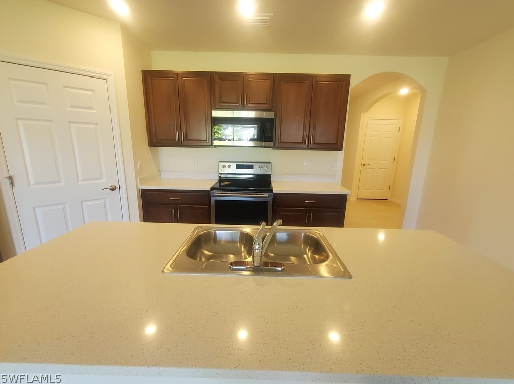 2805 8th Pl, Cape Coral, FL 33904-3512