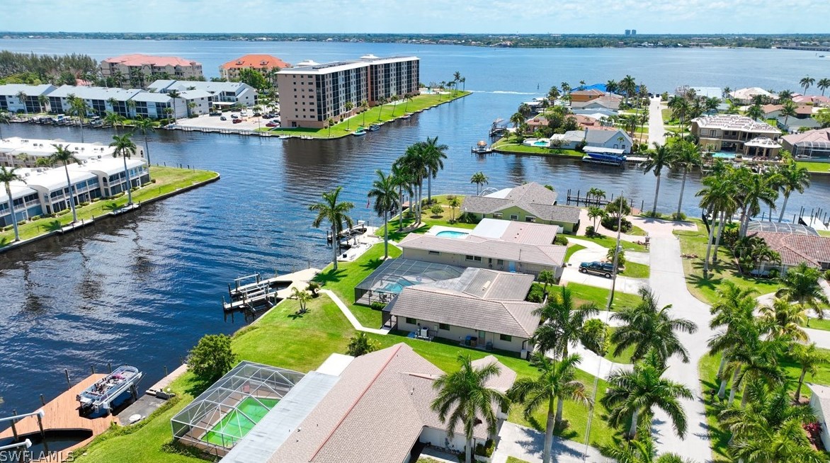 1921 44th St, Cape Coral, FL 33904-6036