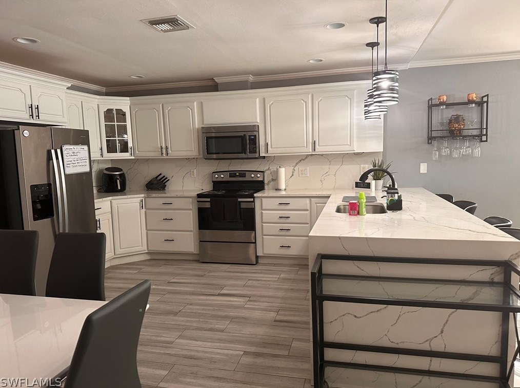 754 105 Ave, Naples FL 34108-1842 exterior