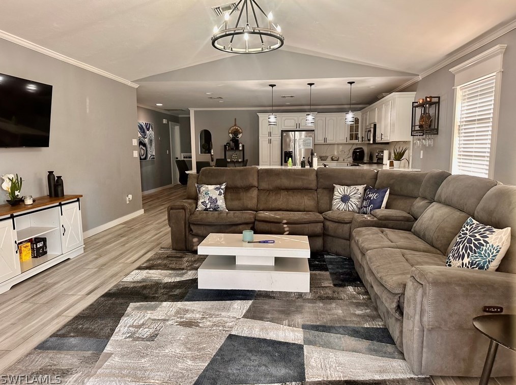 754 105 Ave, Naples FL 34108-1842 exterior