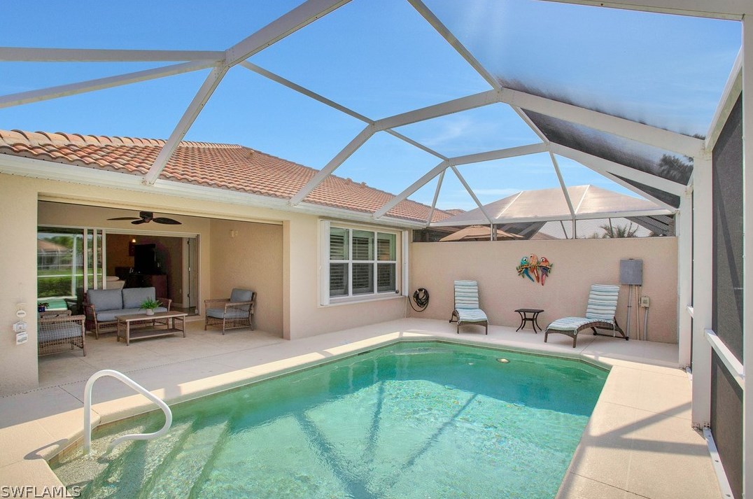 8672 Genova Ct, Naples, FL 34114-2748