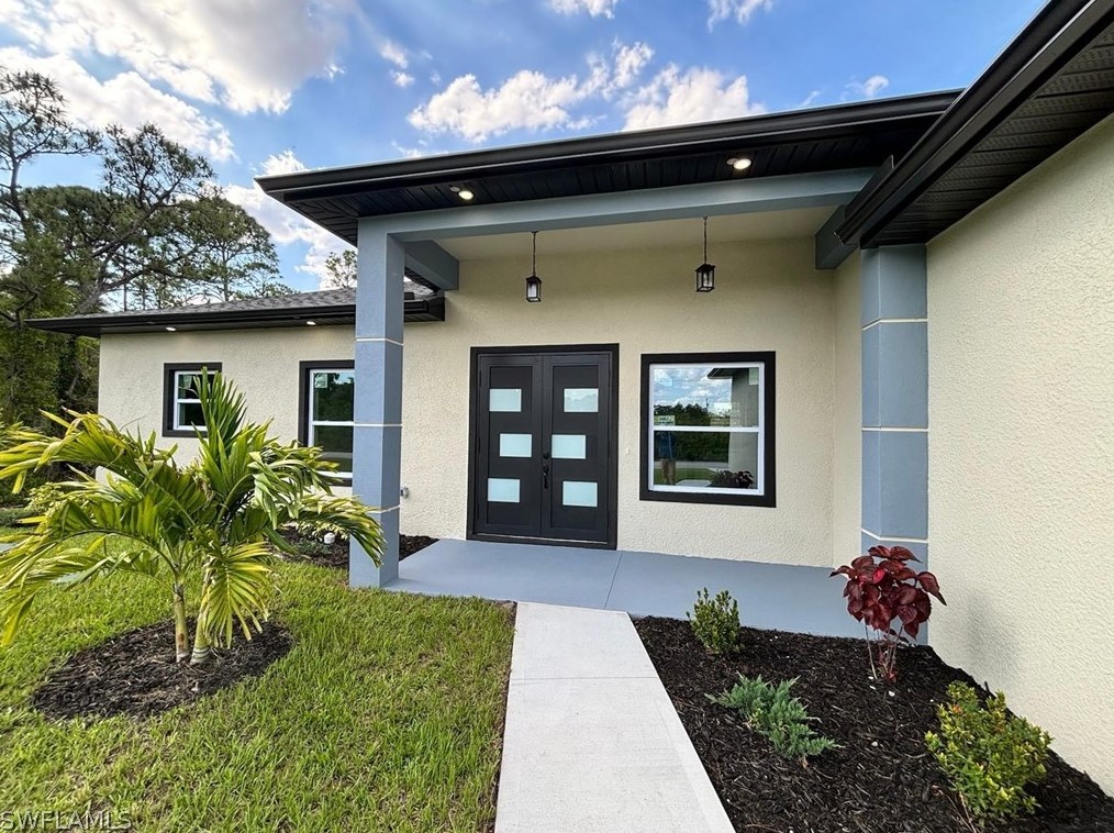 727 Lamar St, Lehigh Acres, FL 33974-5751